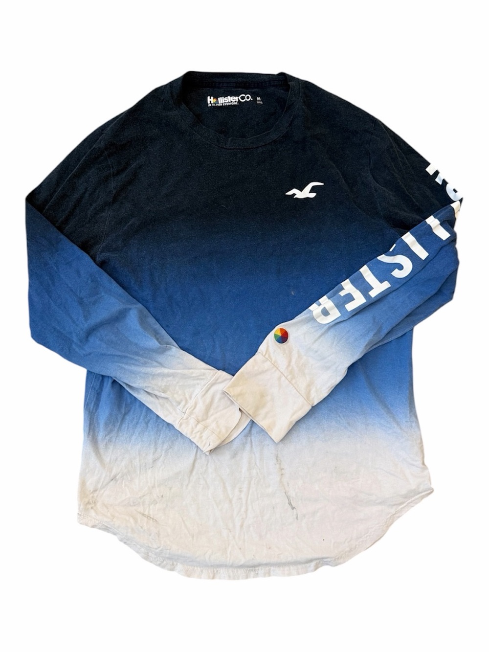 Hollister Men's Navy to Light Blue Ombre Long Sleeve Tee